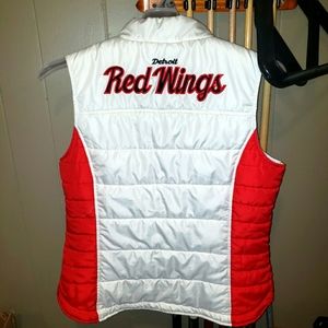 NWOT RED WINGS